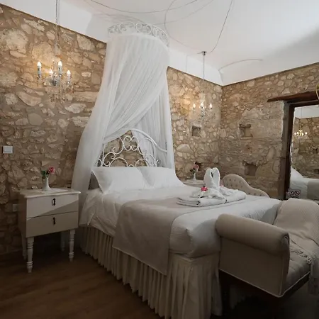 Hanna Koumi Boutique 5*