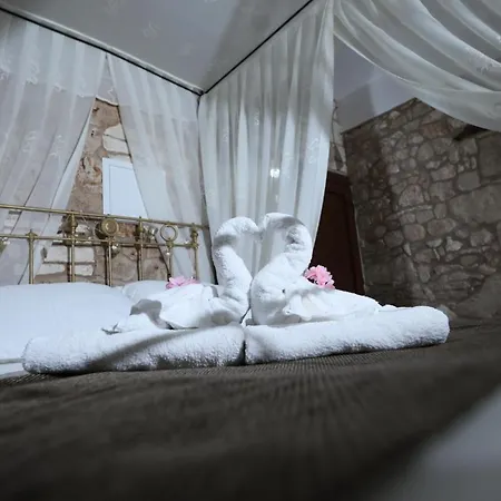 Hanna Koumi Boutique Kormakiti