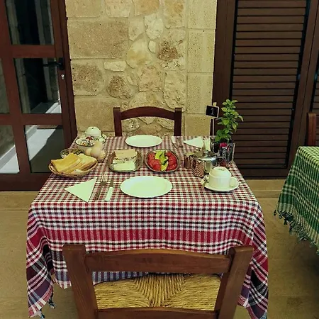 Hanna Koumi Boutique Hotel *