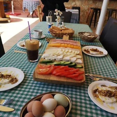 Hanna Koumi Boutique 5*