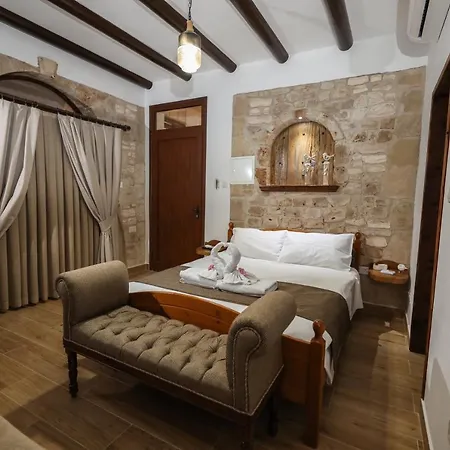 Hanna Koumi Boutique 5*