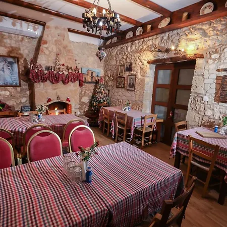 Hanna Koumi Boutique