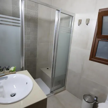 Hanna Koumi Boutique 5*