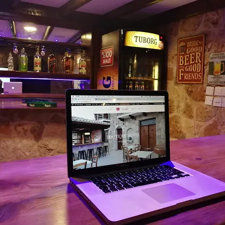 Hanna Koumi Boutique Hotel Kormakiti