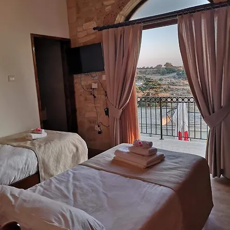 Hanna Koumi Boutique Hotel Kormakiti