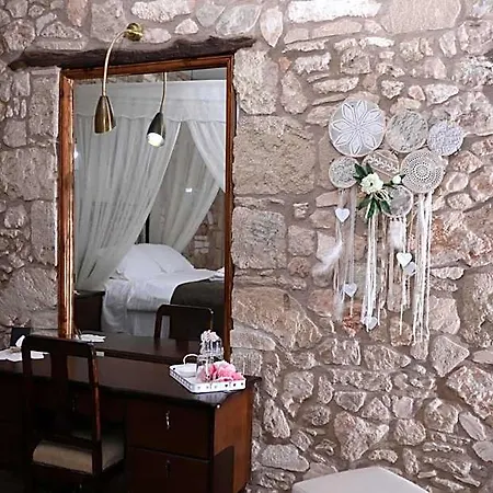 Hanna Koumi Boutique 5*
