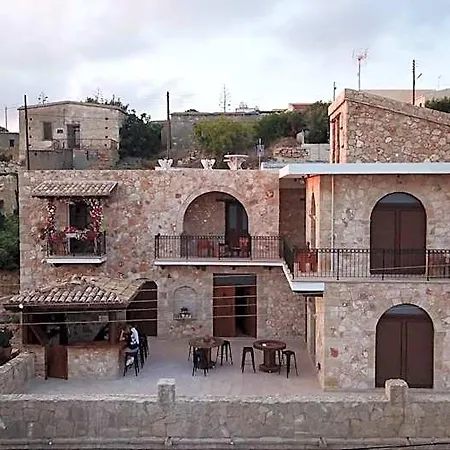 Hanna Koumi Boutique Kormakiti