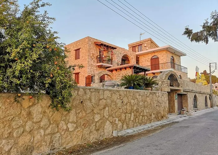 Hanna Koumi Boutique Hotel Kormakiti