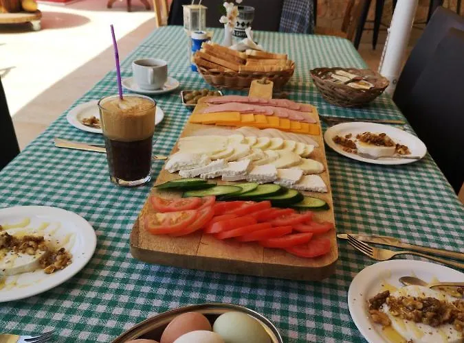 Hanna Koumi Boutique 5*