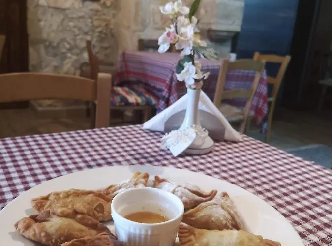 Hanna Koumi Boutique