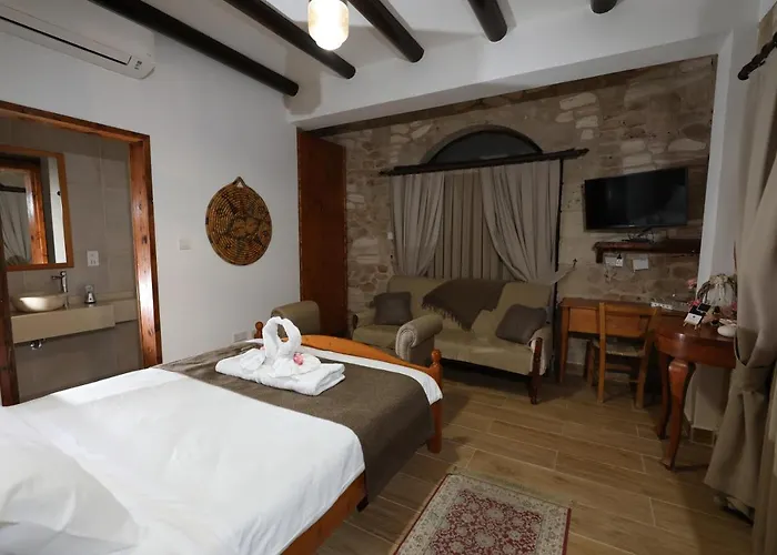 Hanna Koumi Boutique 5*