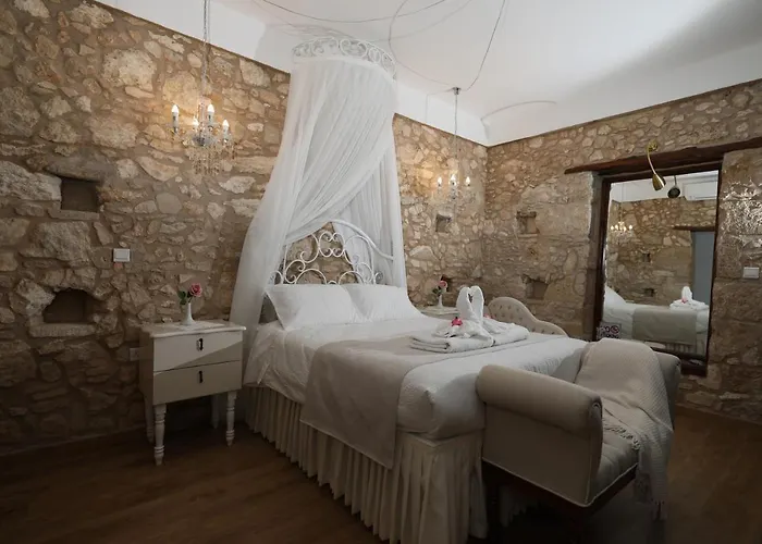 Hanna Koumi Boutique 5*