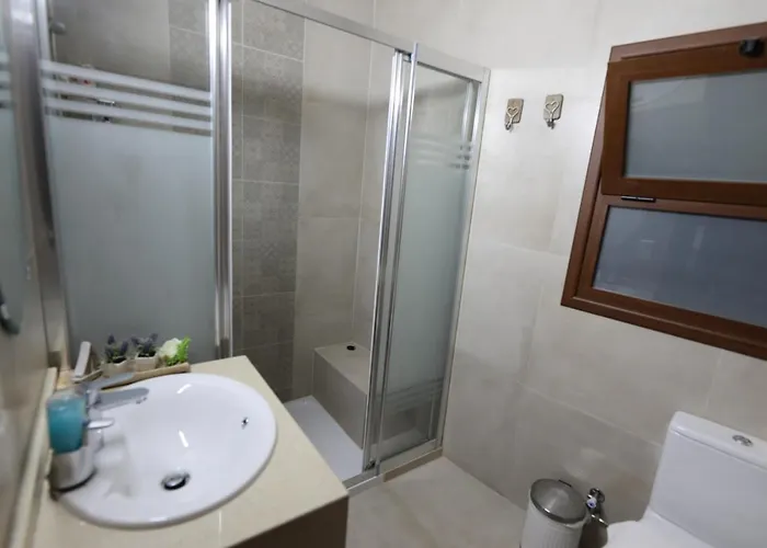 Hanna Koumi Boutique 5*