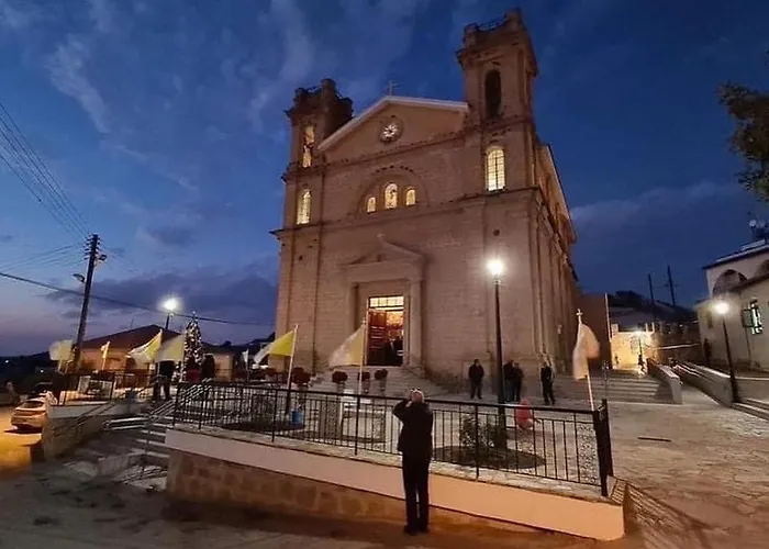 Hanna Koumi Boutique